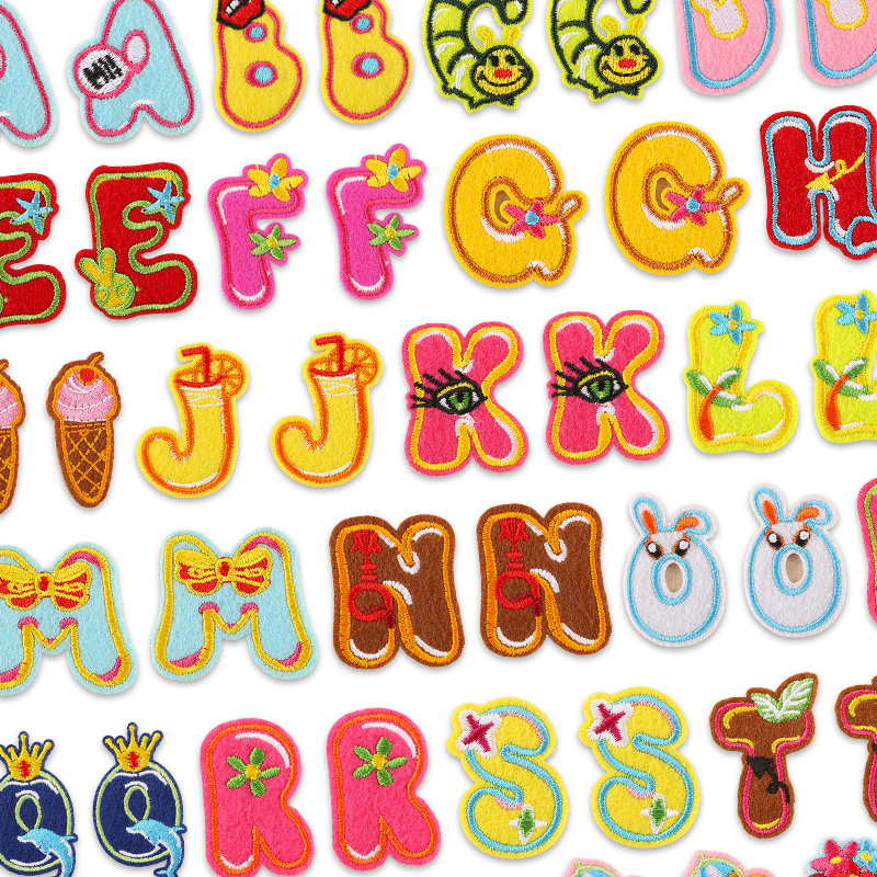 Embroidery Letter M - 26pcs/벌크 세트 편지 패치 동물 꽃